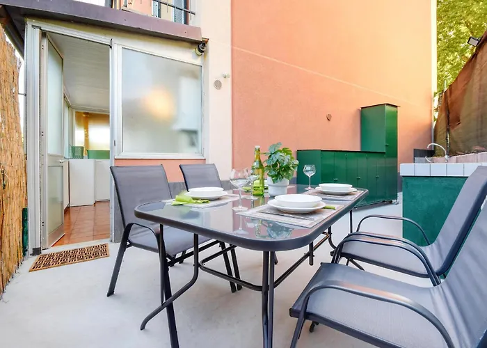 2 Bedroom Lovely In