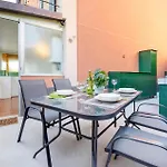 2 Bedroom Lovely In