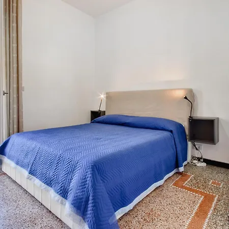 بيت للعطل 2 Bedroom Lovely In